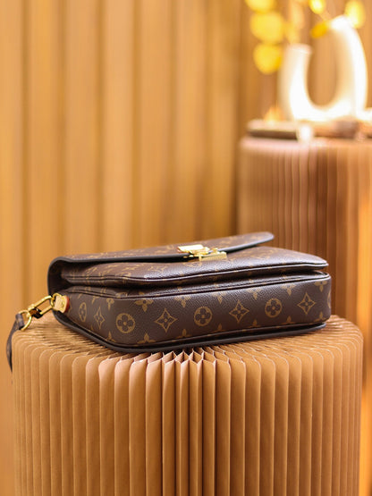 Bag Louis vuitton Metis