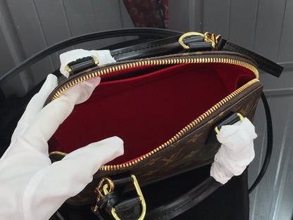 Bag Louis vuitton ALMA