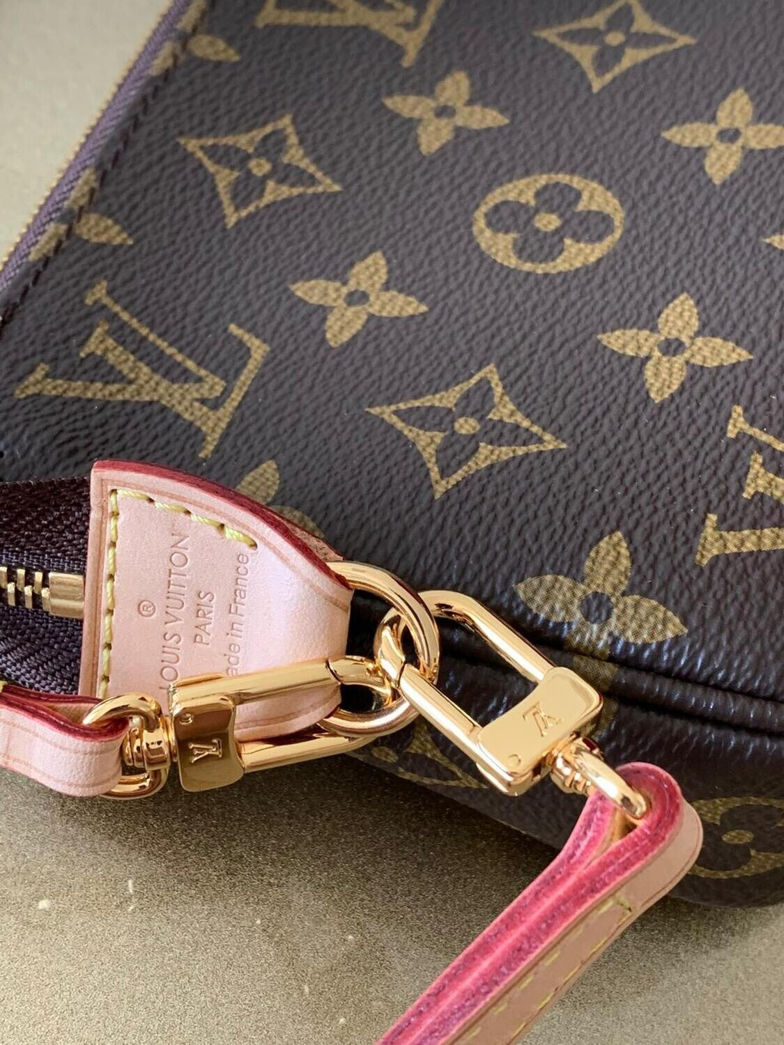 LOUIS VUITTON POCHETTE ACCESSOIRES NM