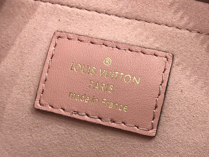 Bag Louis vuitton PETITE MALLE SOUPLE