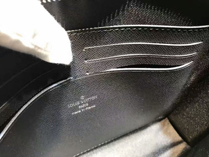 Louis vuitton POCHETTE VOJAGE