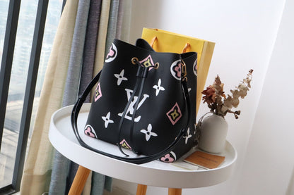 Bag Louis vuitton  NÉONOÉ