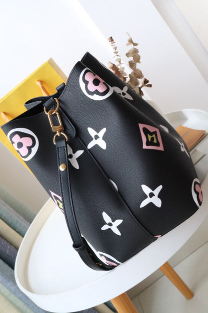 Bag Louis vuitton  NÉONOÉ